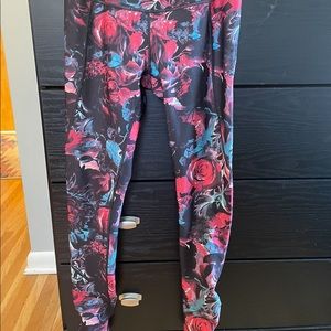 Calia by Carrie Underwwod floral legging